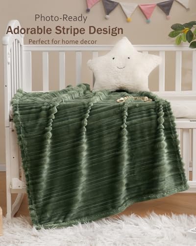 HOMRITAR Fleece Blanket - Reversible Stripes 30x40 Inches