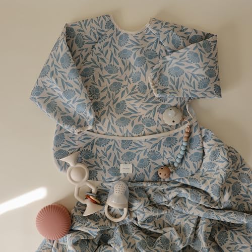 Mushie Muslin Swaddle Blanket - Organic Cotton Blue Flowers