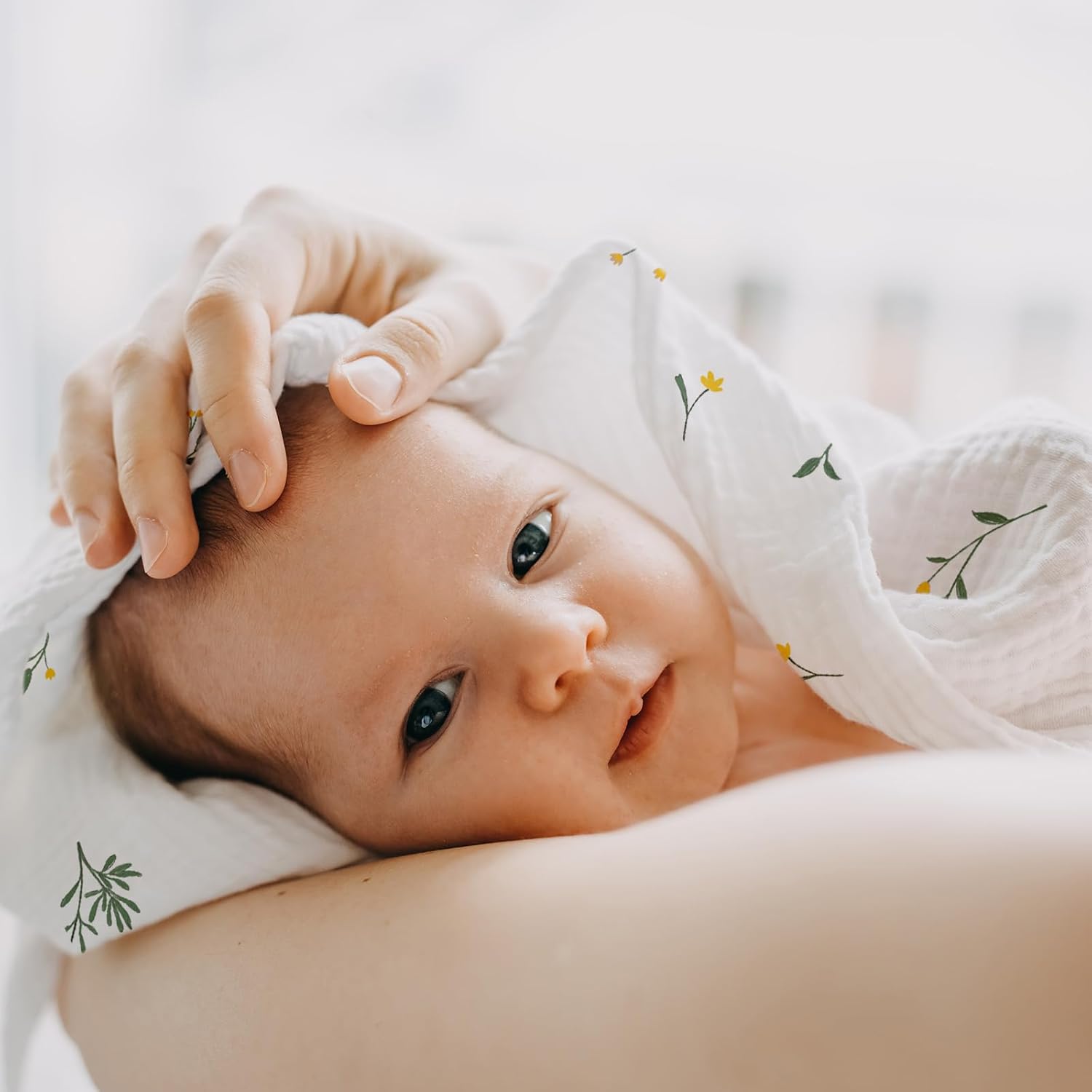 GLLQUEN BABY 4-Pack Muslin Swaddle Blankets for Newborns