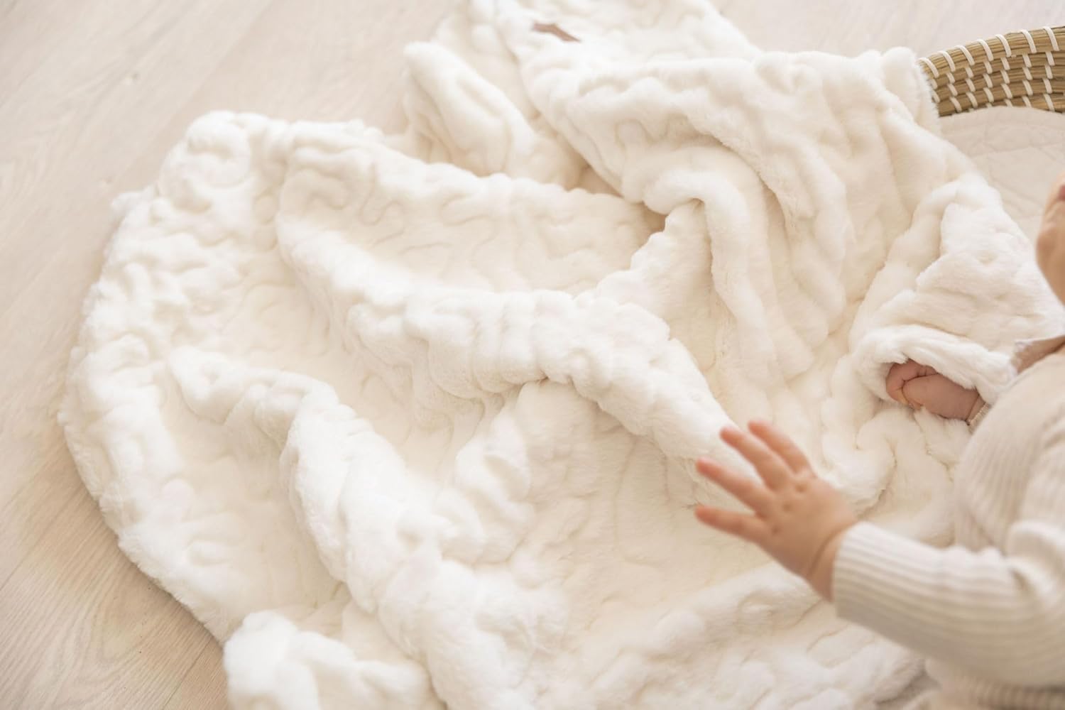 Cuddle Cookie Baby Solid Faux Fur Blanket Ivory