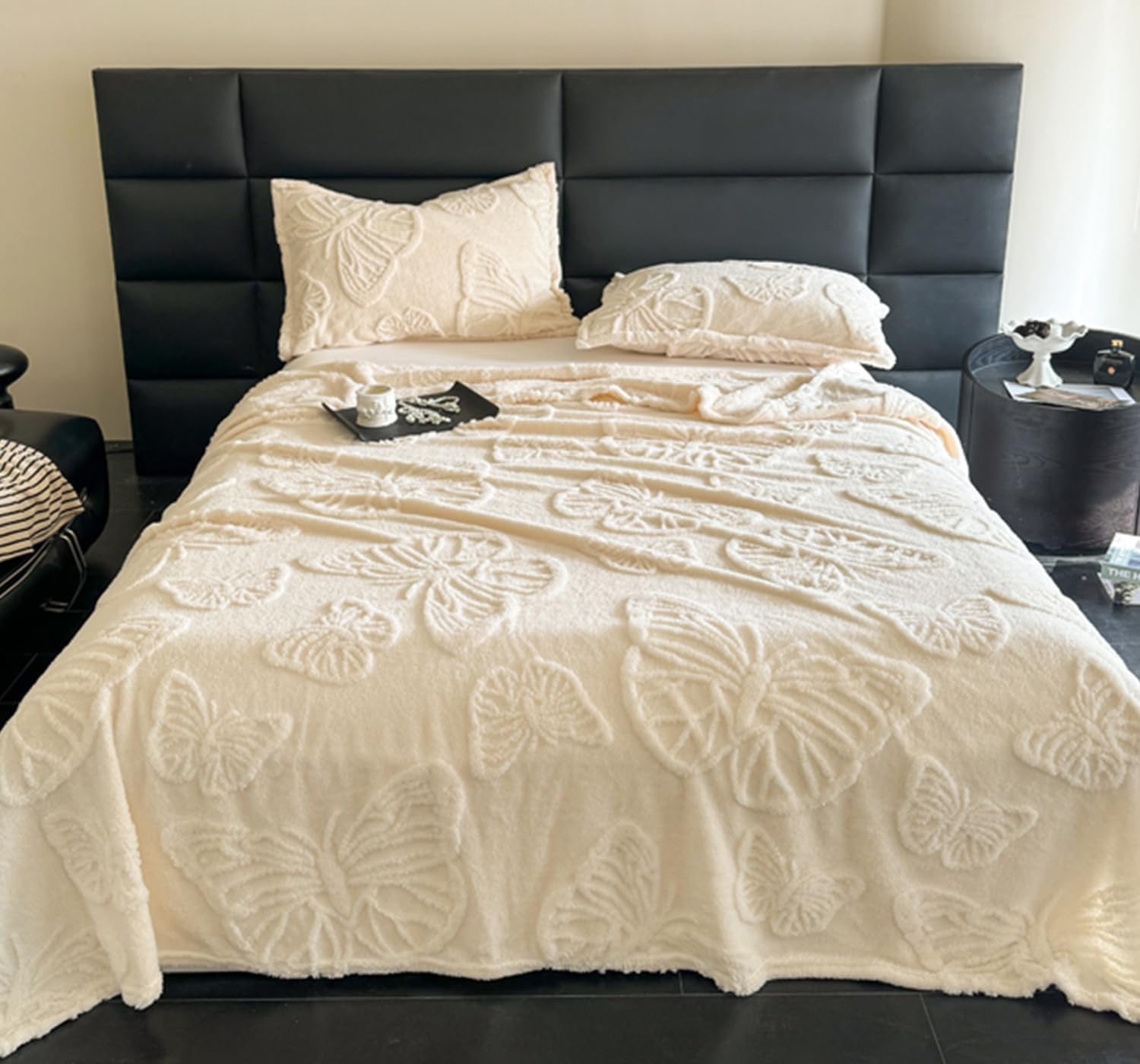 ITFRO Flannel Throw Blanket with Butterfly Pattern