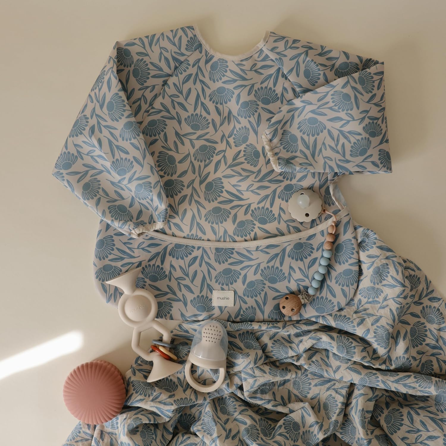 Mushie Muslin Swaddle Blanket - Organic Cotton Blue Flowers