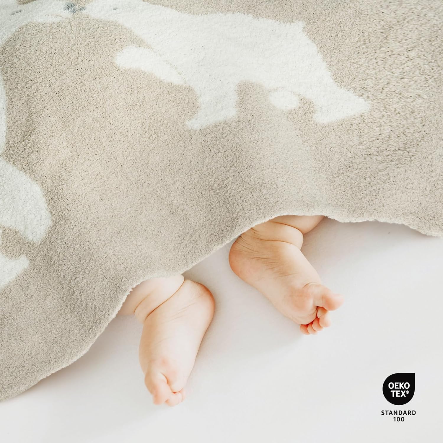 EVERGRACE Soft Plush Baby Blanket with Bear Pattern