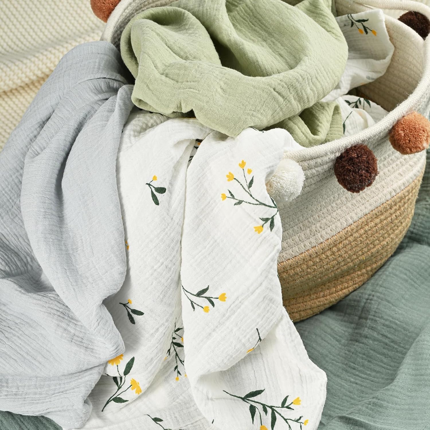 GLLQUEN BABY 4-Pack Muslin Swaddle Blankets for Newborns