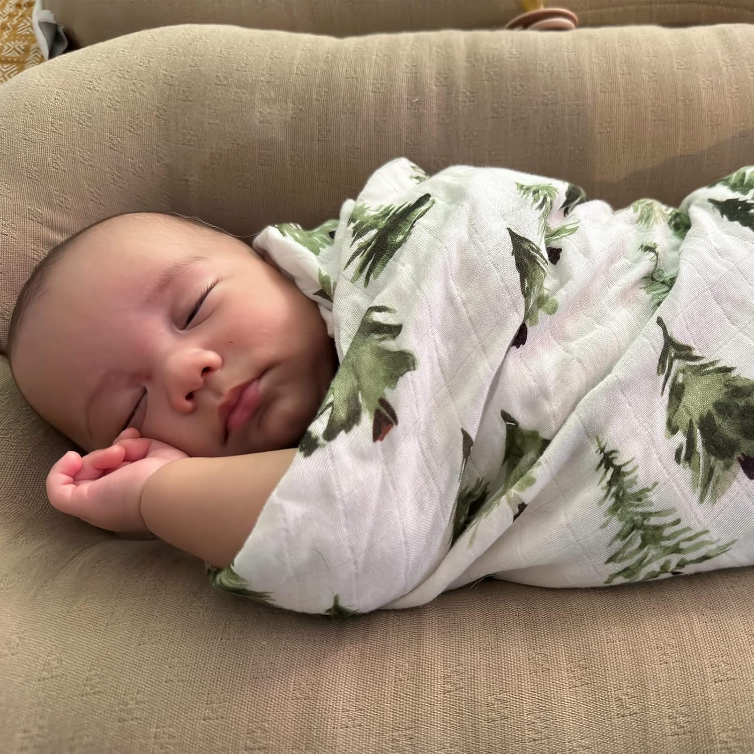 LifeTree Muslin Swaddle Blankets 47x47in Woodland Pattern